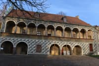Opravená severní a jižní fasáda již zdobí Červený dům v České Lípě 