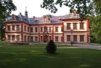 Jilemnický zámek: kdysi rezidence Harrachů, dnes sídlo Krkonošského muzea 